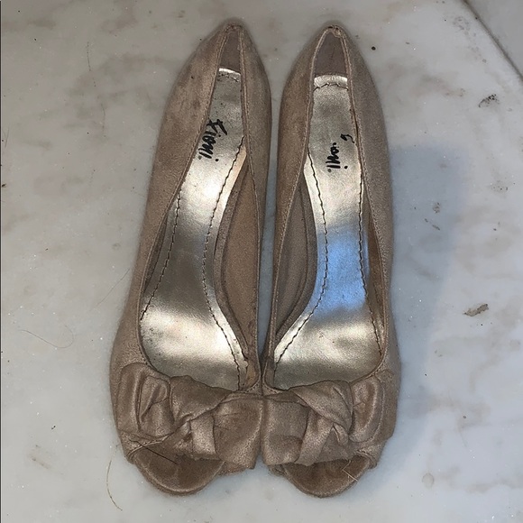 Heels - Picture 5 of 6